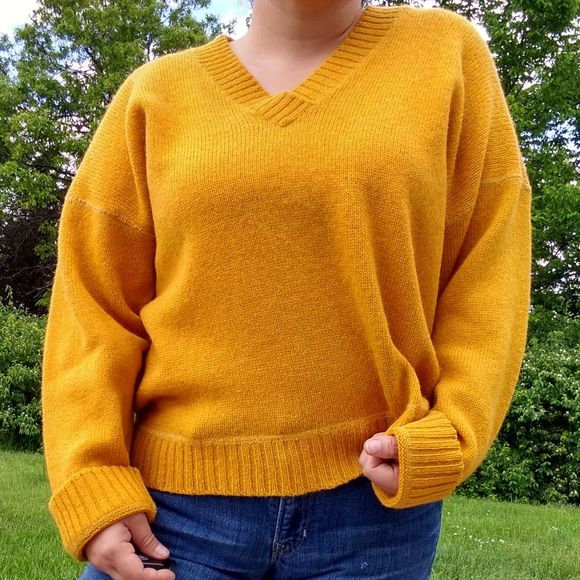 Esprit Sweaters - Vintage Esprit Basix V-neck Sweater